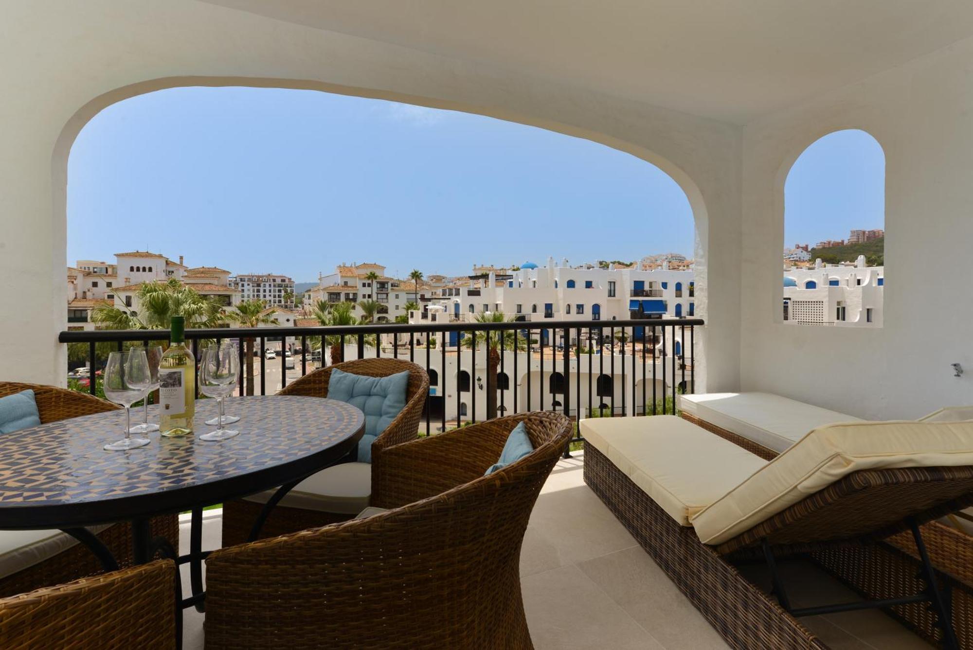 Апартаменты Duquesa Port Retreat Манилва Экстерьер фото